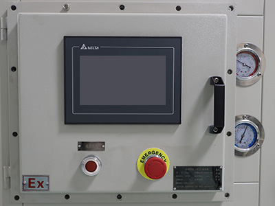 प्रयोगशाला के लिए 50L वॉटर हीटर चिलर विवरण - विस्फोट प्रूफ नियंत्रक प्रणाली और एलसीडी टच स्क्रीन (वैकल्पिक 2)।
